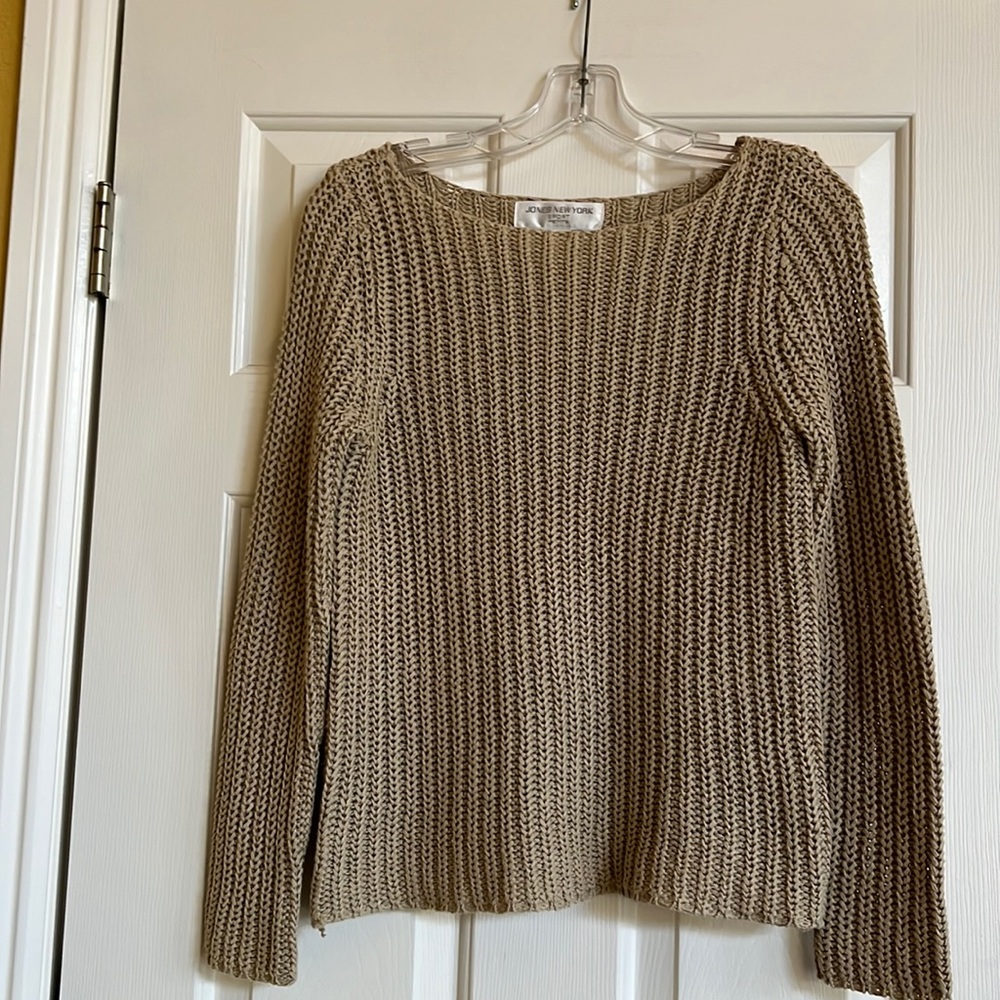 Jones New York sport sweater ( NWOT )
 ( Elegant Ribbed fabric )